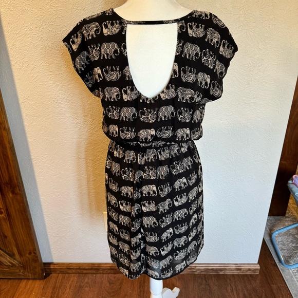 Maurice’s | Black w/ taupe elephant dress | Sz M - Picture 4 of 13